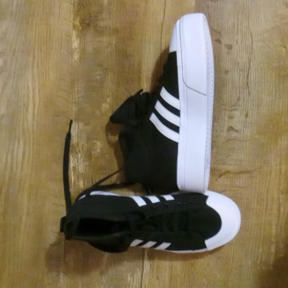 Adidas Bravada 2.0 Platform sneakers